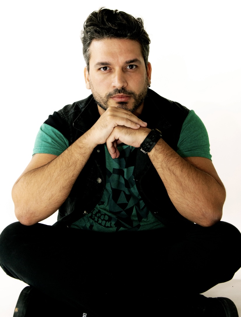 Marc Fernandes para a divulgação do single “Não Temos Controle de Nada”