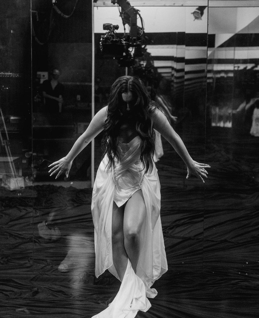 Lauren Jauregui nos bastidores de “PRELUDE”