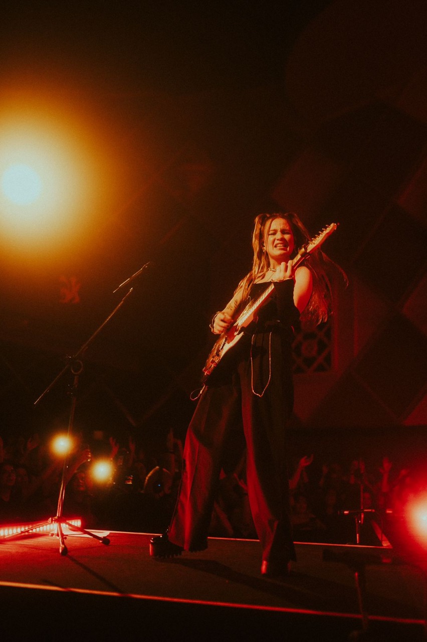 Gravado em show ao vivo Carol Biazin lança primeiro DVD Beijo de