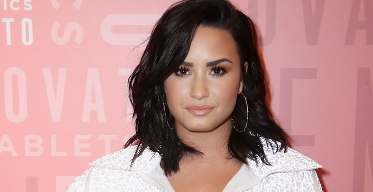 Demi Lovato entra em estúdio com grandes produtores e compositores do cenário musical. Confira!