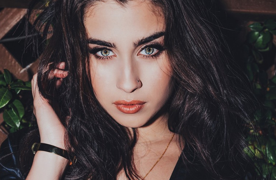 Cantando em espanhol, Lauren Jauregui mostra trecho de nova música