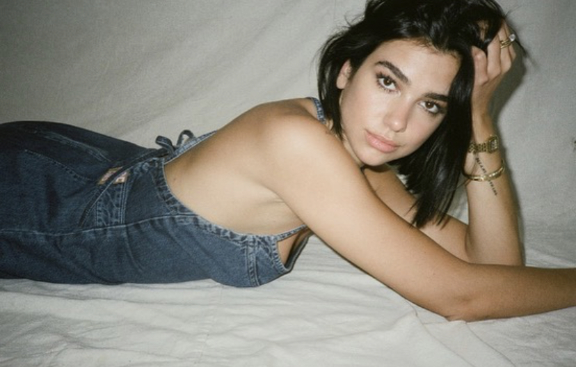 Dua Lipa confirma novo single ainda este ano