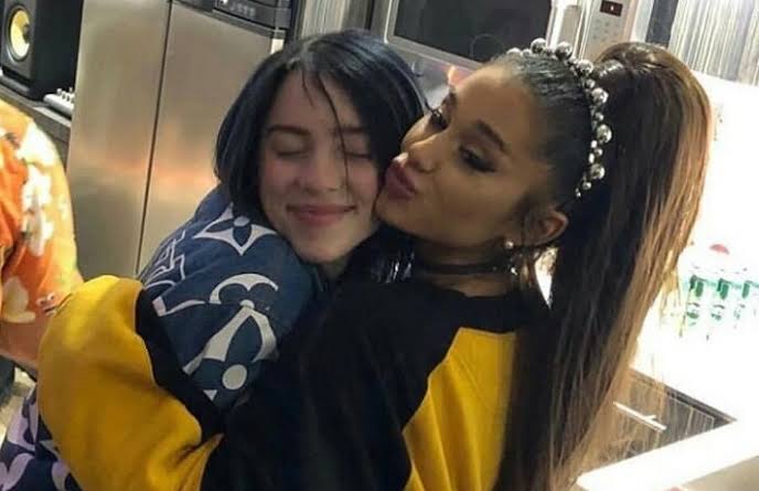 Billie Eilish e Ariana Grande tem os álbuns mais vendidos do ano