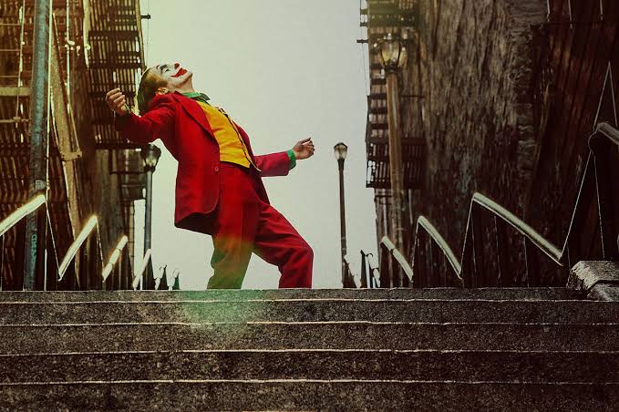 Escadaria usada em cena icônica de novo filme do Coringa atrai turistas e desagrada vizinhos