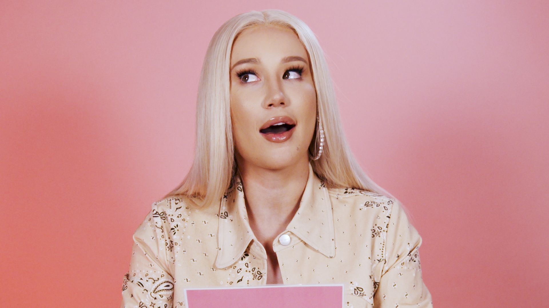 Com participação de Pabllo Vittar, Iggy Azalea divulga a tracklist e a data de estreia do seu novo EP