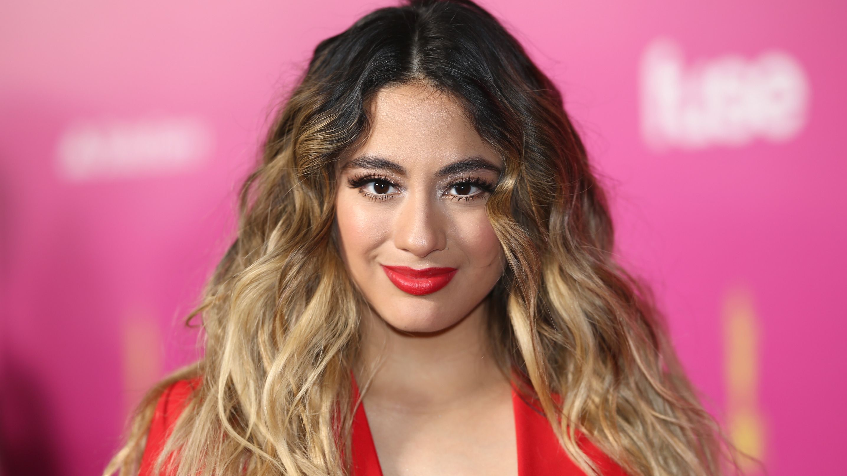 Ally Brooke divulga remix de “Higher”, parceria com o duo brasileiro Tropkillaz