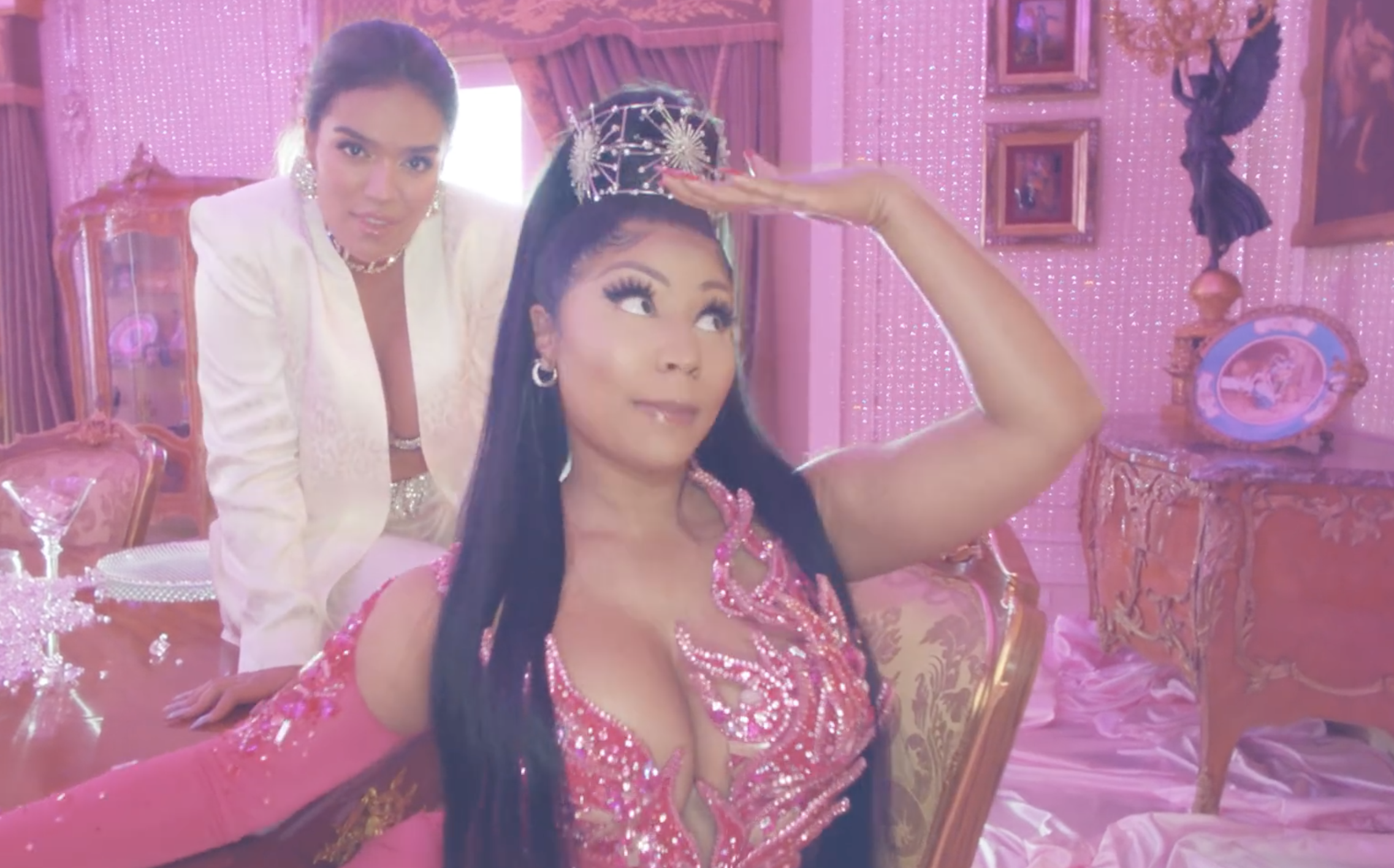 Com direito a clipe Nicki Minaj e Karol G se juntam no single “Tusa”. Confira!