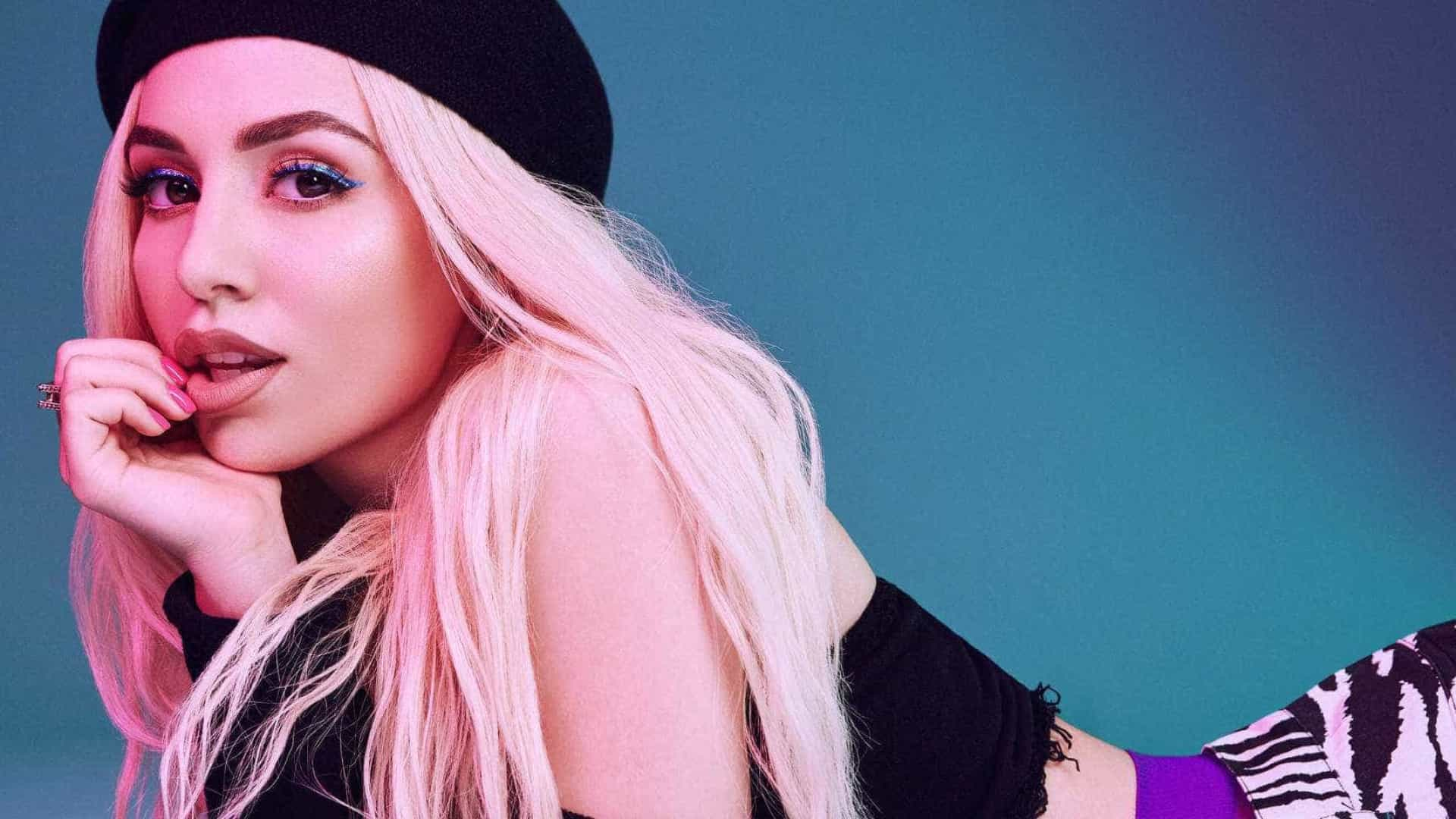 Ava Max lança novo single, “On Somebody”. Escute!