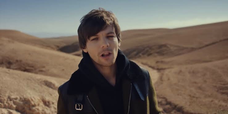 Em meio ao deserto, Louis Tomlinson lança clipe de “Walls”. Assista!