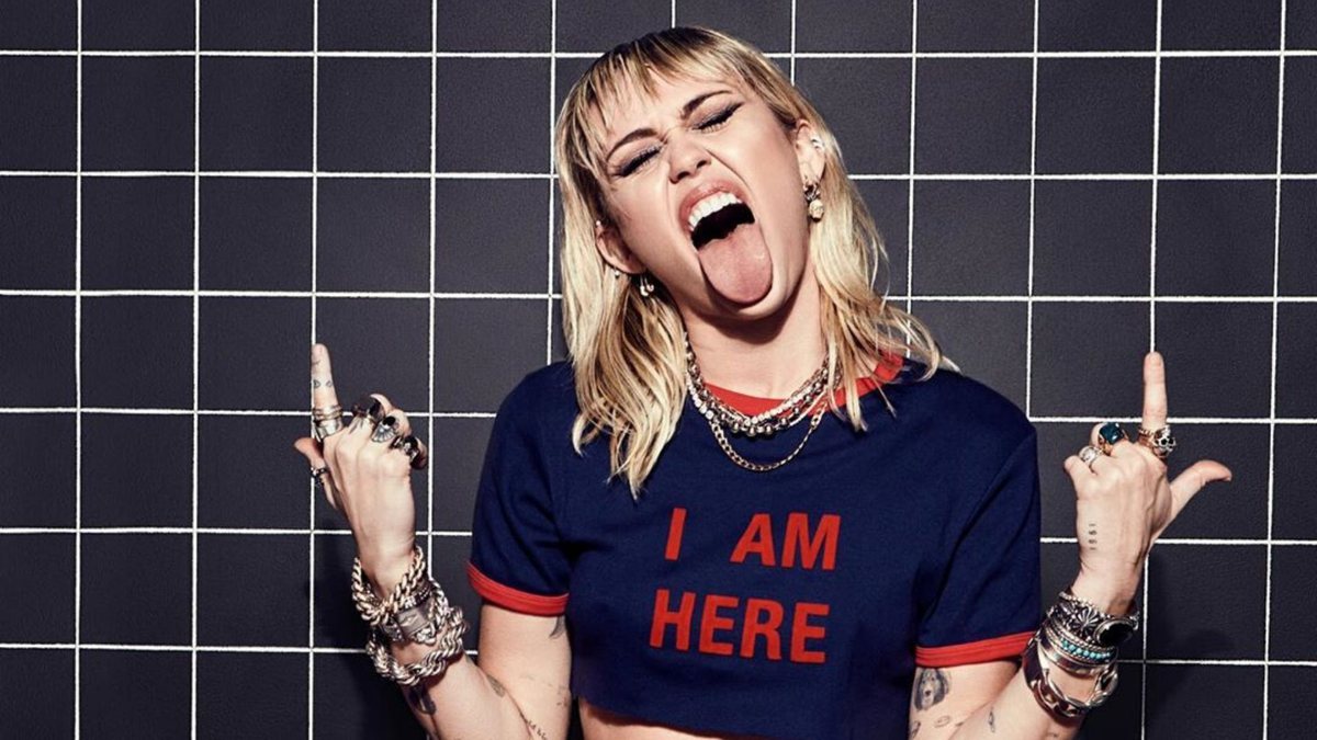 Miley Cyrus pode protagonizar filme sobre a vida de Suzi Quatro, estrela do punk nos anos 70