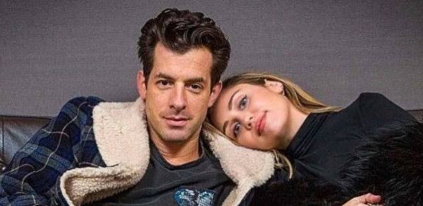 Ouça trecho de nova parceria entre Mark Ronson e Miley Cyrus