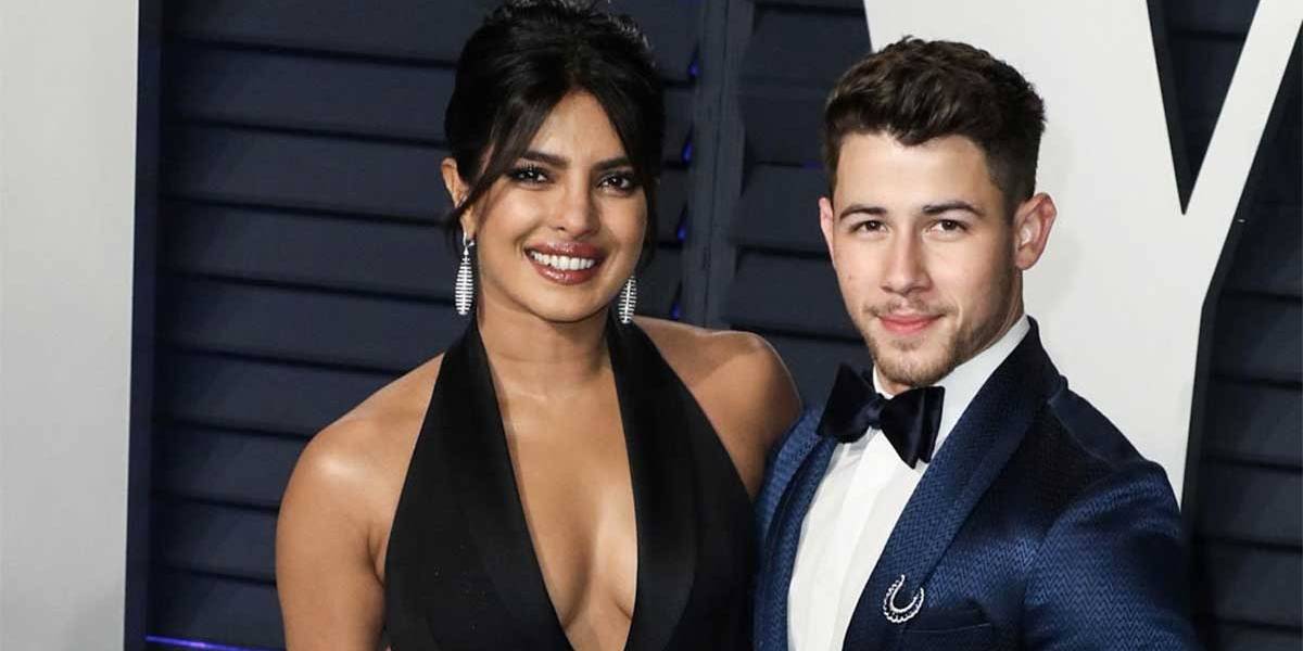 Priyanka Chopra revela como se interessou por Nick Jonas e confessa que foi zoada por não ter assistido “Camp Rock”.