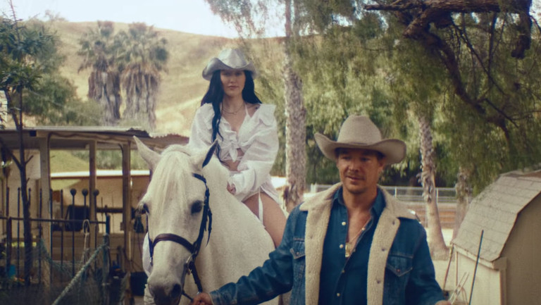 Diplo e Noah Cyrus lançam clipe do single “On Mine”. Confira!