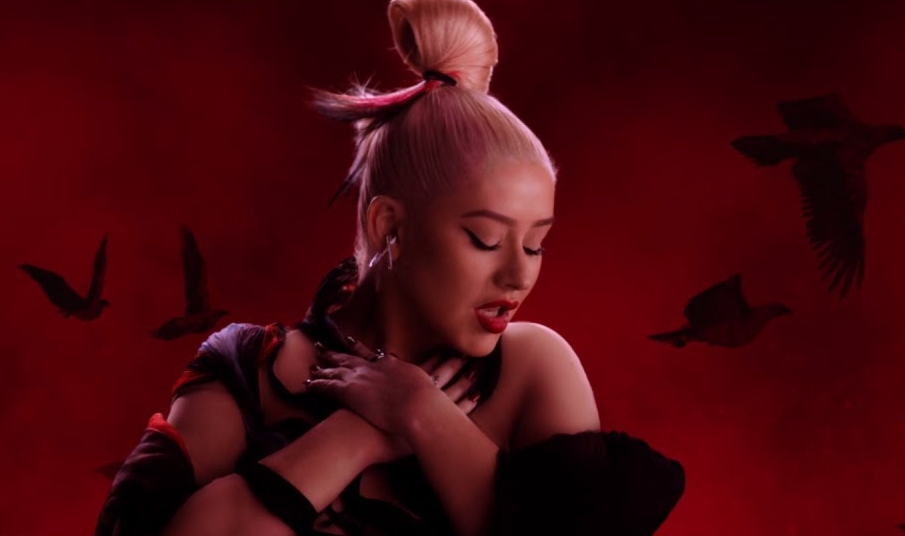 Christina Aguilera lança clipe da canção “Loyal Brave True”