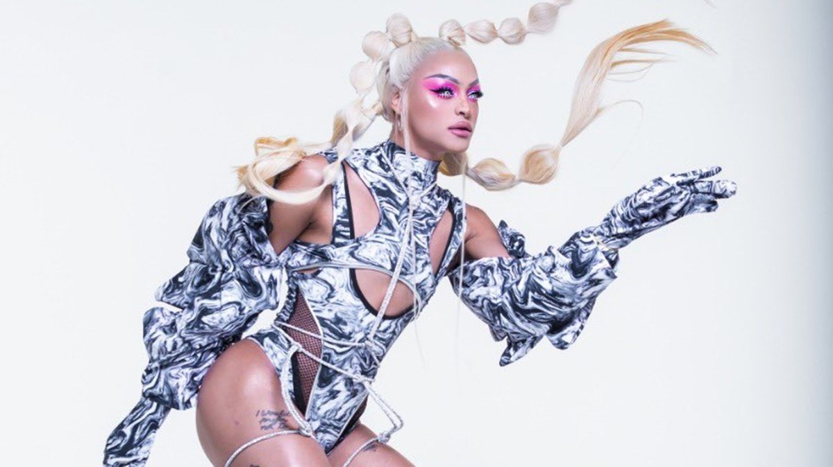 Pabllo Vittar confirma versão deluxe de “111” e diz que falta apenas gravar o clipe do single. Confira!