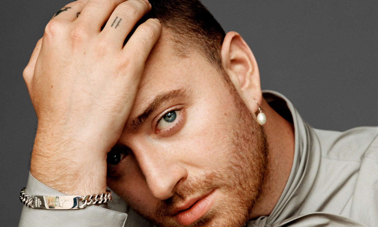 Sam Smith apresenta “The Lighthouse Keeper”, sua faixa temática de Natal