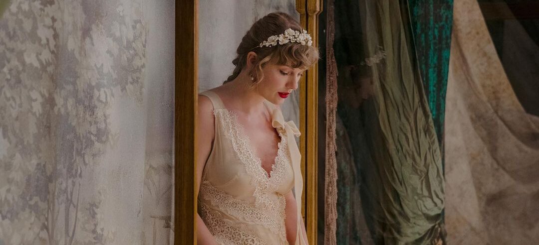 “Evermore”: Taylor Swift anuncia lançamento de novo álbum para sexta-feira