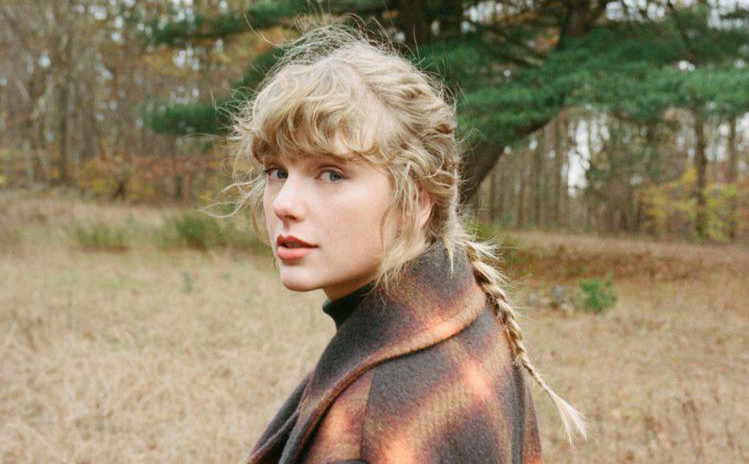 Vinil de “Evermore” faz Taylor Swift bater recorde de vendas