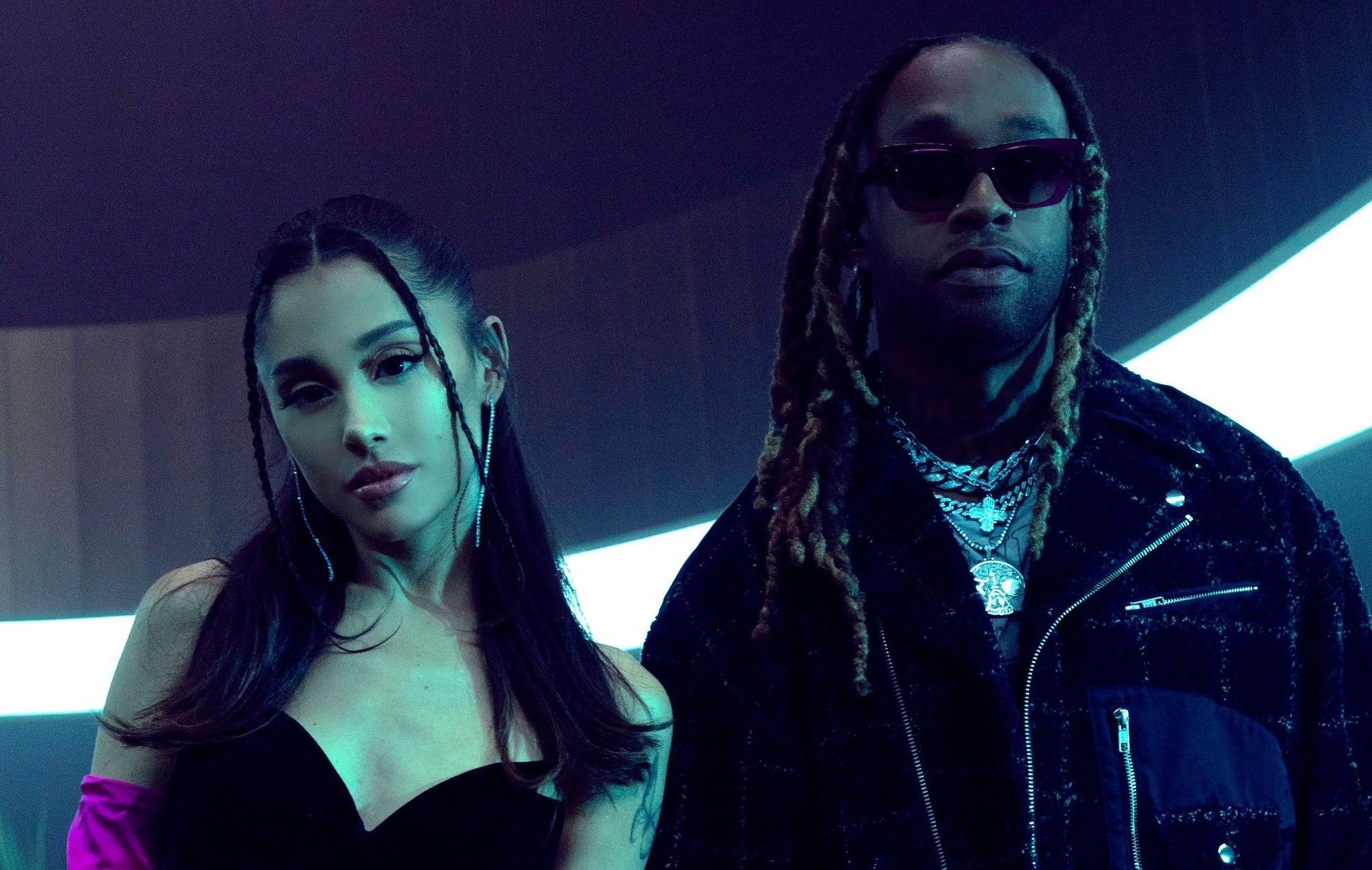 “Safety Net”: Ariana Grande e Ty Dolla Sign apresentam a canção