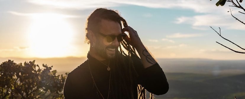 “A Gente Não Se Esquece”: Gabriel Elias lança novo single