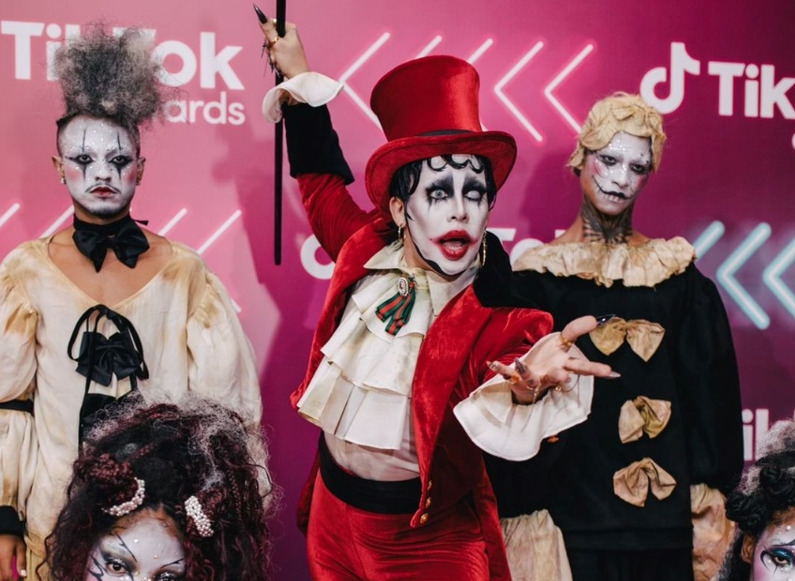 Gloria Groove se destaca no TikTok Awards Brasil e anuncia “A Queda” e “Leilão”em versão remix piseiro!