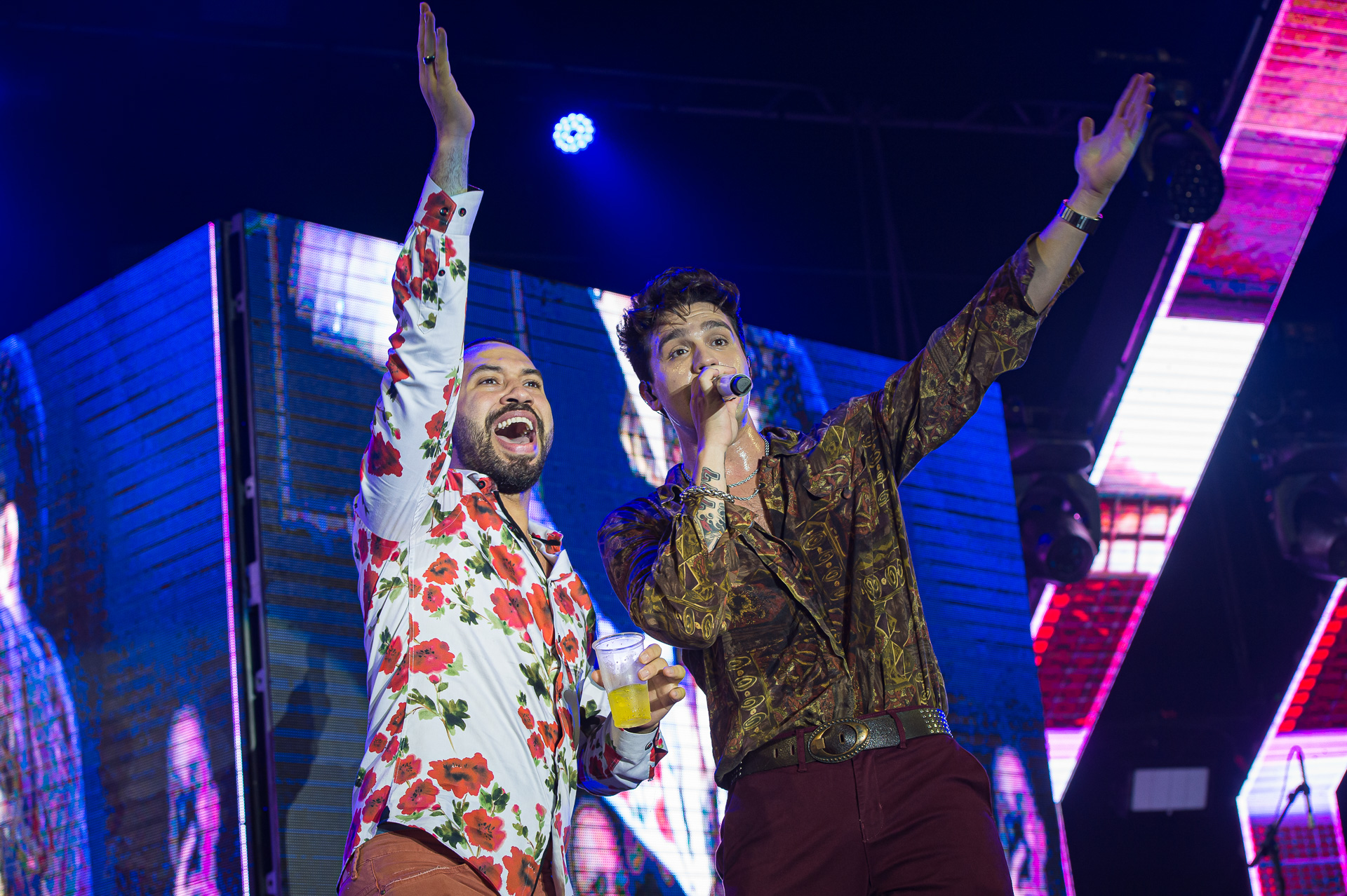 Luan Santana faz show esgotado na Arena Estaiada