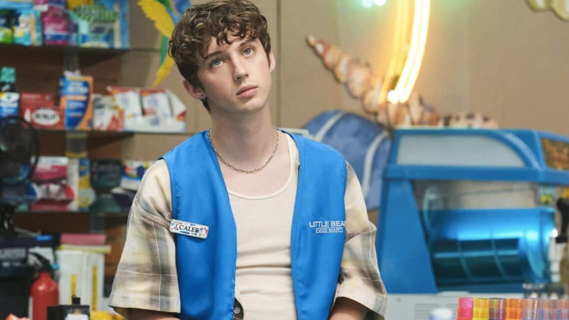 Troye Sivan libera a faixa “Trouble”, trilha sonora de seu filme