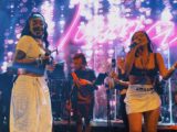 Ludmilla chama fã para subir ao palco e cantar com ela durante show em camarote no Rio.