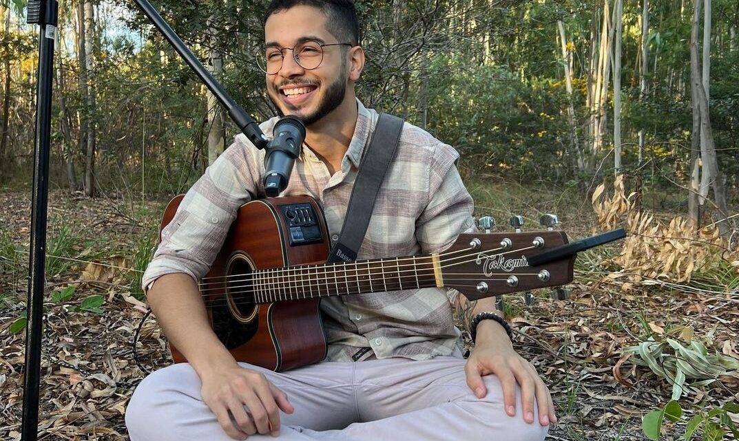 Nathan Carvalho lança versão acústica de “Flor de Laranjeira”