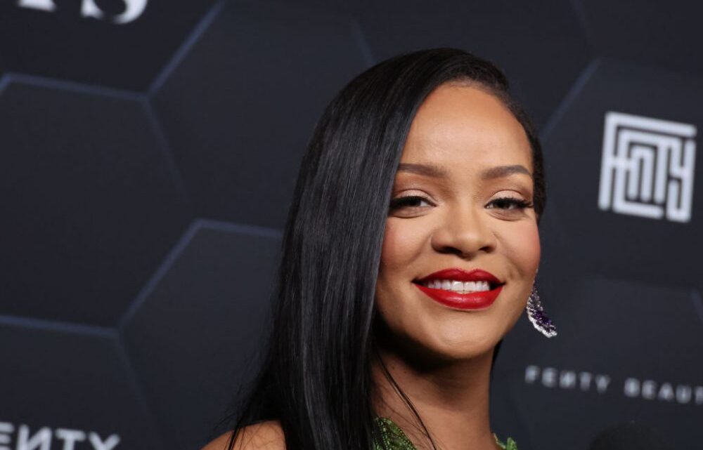 Rihanna irá se apresentar na final do Super Bowl 2023