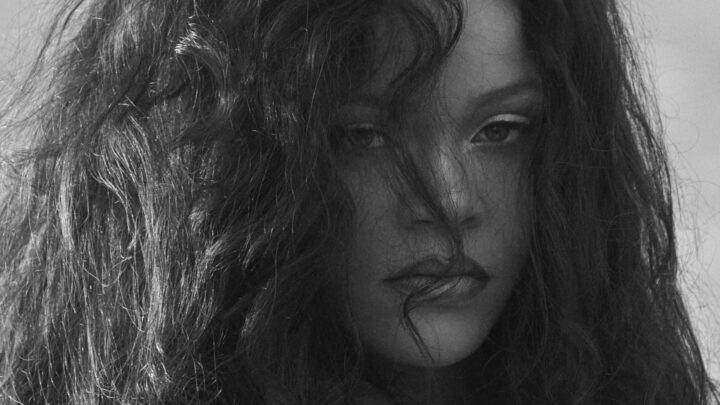 Após 6 anos, Rihanna retorna ao cenário musical com a canção ”Lift Me Up”. Ouça!