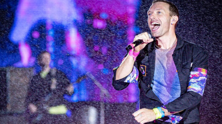 Coldplay anuncia show em Curitiba com abertura de Elana Dara e abre ingressos extras