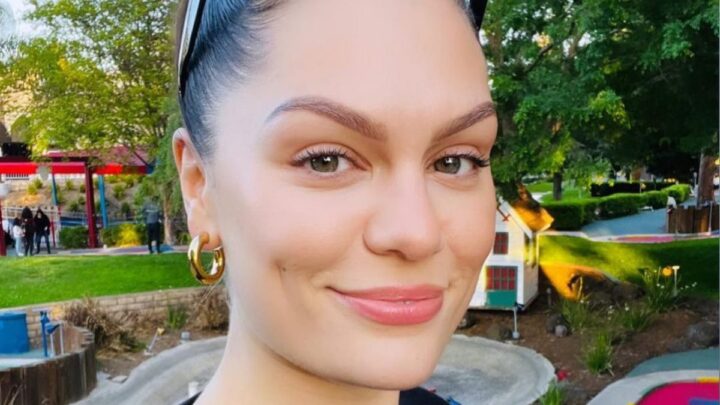 Jessie J compartilha vídeo em estúdio de gravação de novo álbum