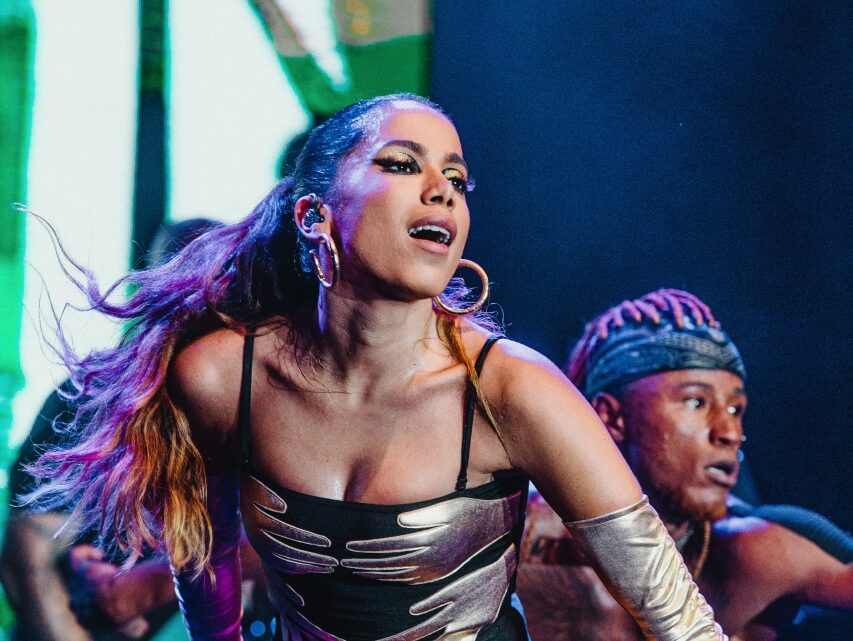 Village Betano: Anitta é o assunto mais comentado da noite