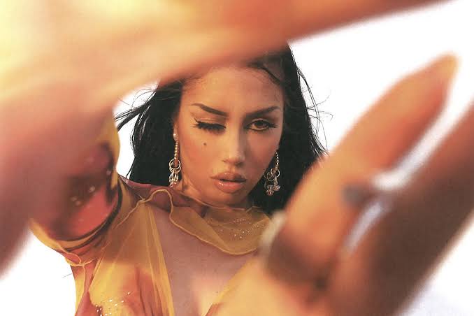 Kali Uchis confirma lançamento de 2 álbuns para este ano