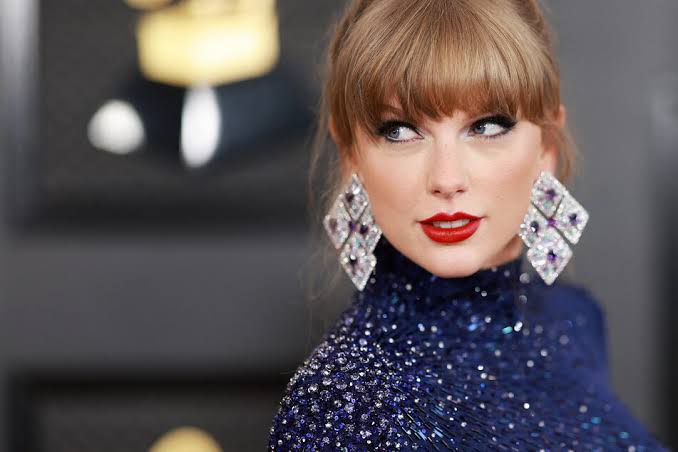 Taylor Swift lança remix de “Lavander Haze”