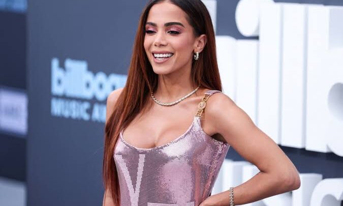 Anitta anuncia suas duas últimas musicas pela Warner Music