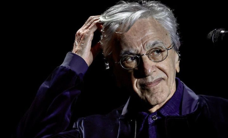 Caetano Veloso se declara para o Rio em show histórico na Praia de Copacabana no festival Tim Music Rio