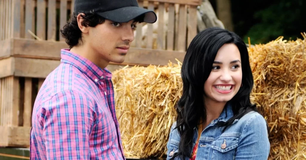 Cena do filme Camp rock com Demi Lovato e Joe Jonas