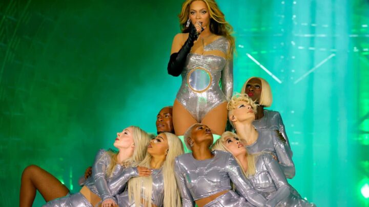 Aconteceu! Beyoncé faz estreia grandiosa da turnê “Renaissance World Tour”, confira todos os detalhes!