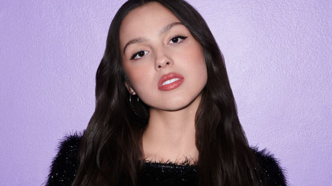 Olivia Rodrigo retorna a cena com “vampire”