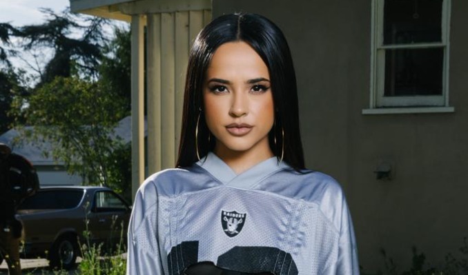 Becky G está no filme “Besouro Azul” com Bruna Marquezine