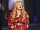 Kelly Clarkson anuncia deluxe do álbum "chemistry"