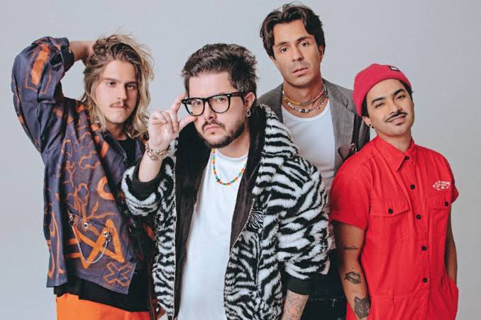 Prestes a iniciar turnê de despedida, Restart apresenta linha de roupas com a “Heart Merch”